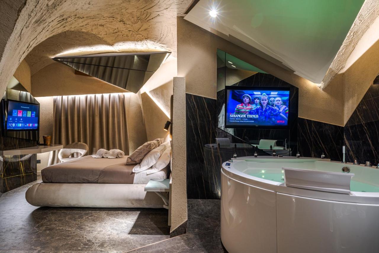 Le Suites Del Duomo Luxury Катания Экстерьер фото