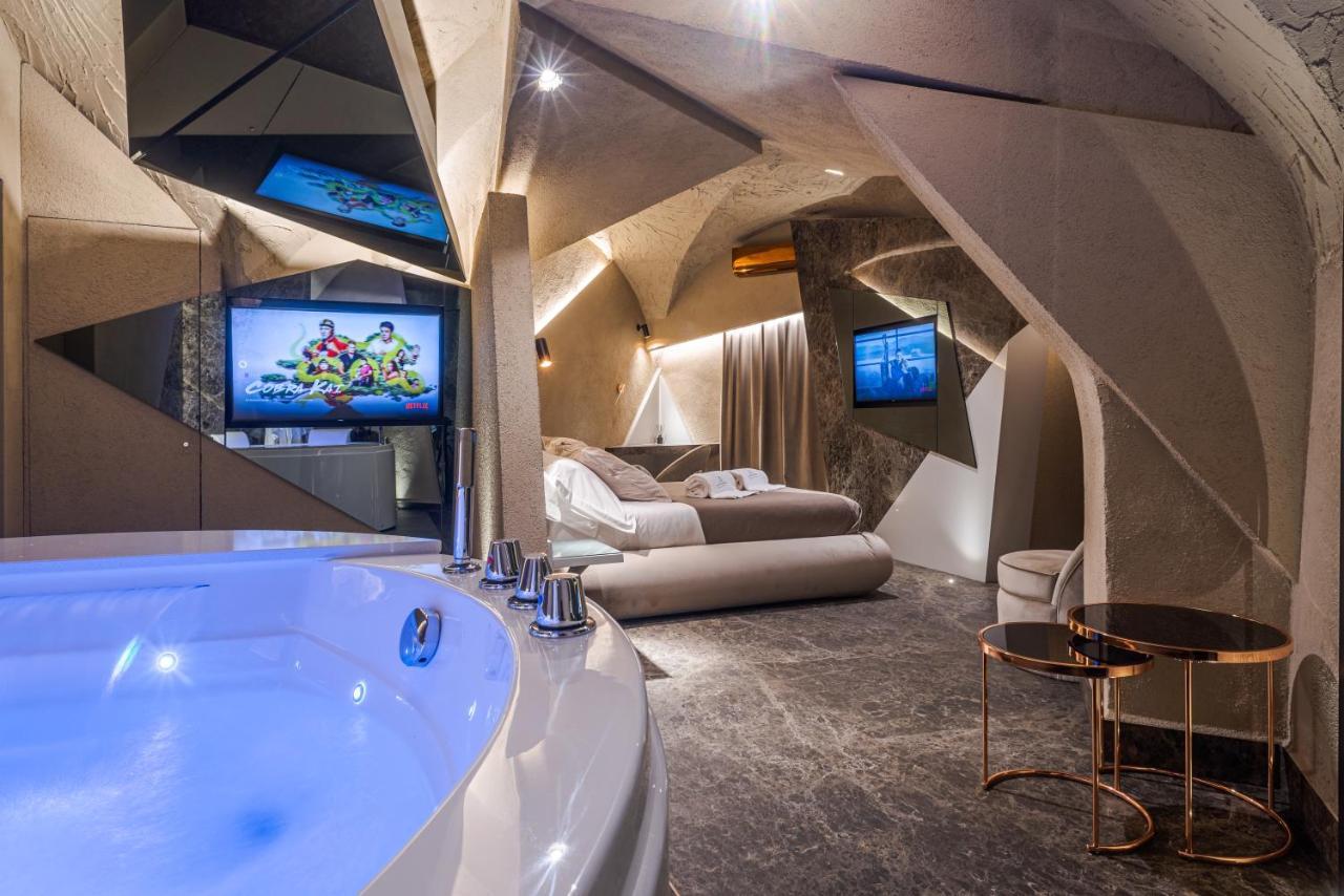 Le Suites Del Duomo Luxury Катания Экстерьер фото