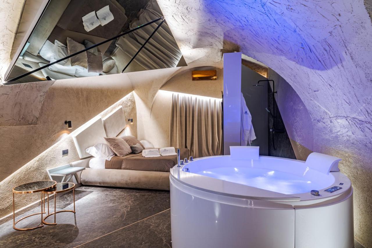 Le Suites Del Duomo Luxury Катания Экстерьер фото